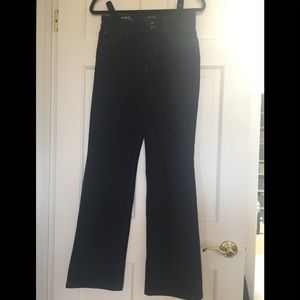 Dark wash straight leg jeans - like new!🌸